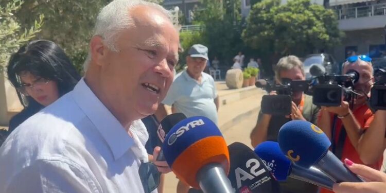 “DO TA PRANONI OFERTËN E TAVOS NËSE HUMBNI?” Gjikuria iu kthehet gazetarëve: Ju sikur keni ngrënë limona që në mëngjes…