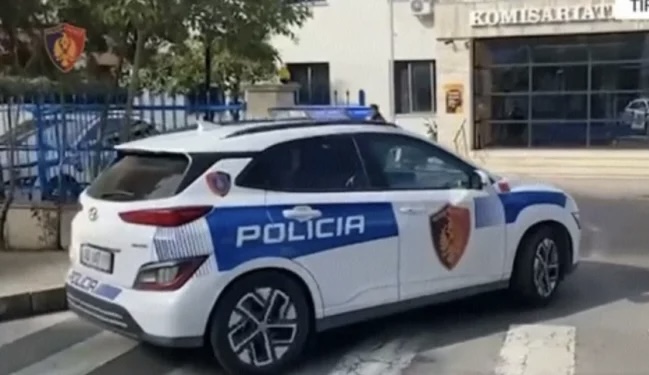 PRANGA DY VËLLEZËRVE NË TIRANË/ Shantazhonin një vajzë dhe e detyronin që të vidhte para në shtëpi