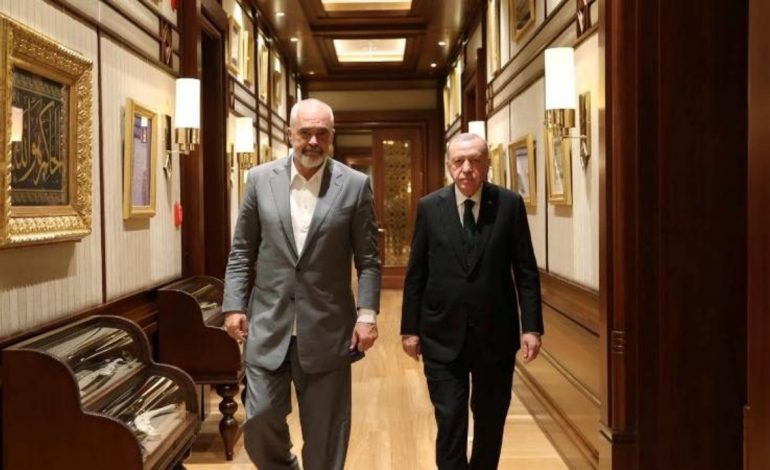 RAMA DHE ERDOGAN BISEDË TELEFONIKE/ Ja për çfarë biseduan