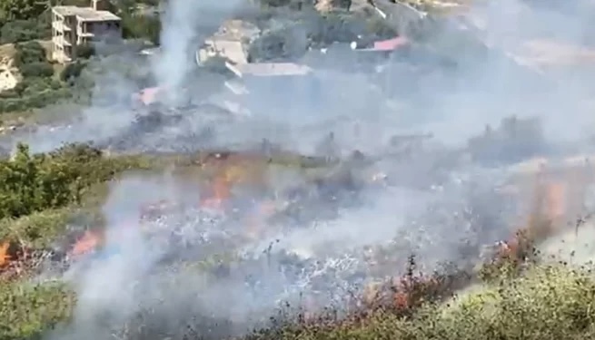 TRAGJIKE NË DURRËS/ Ndezi zjarr në tokën e tij për të djegur mbetjet, 75-vjeçari asfiksohet dhe ndërron jetë