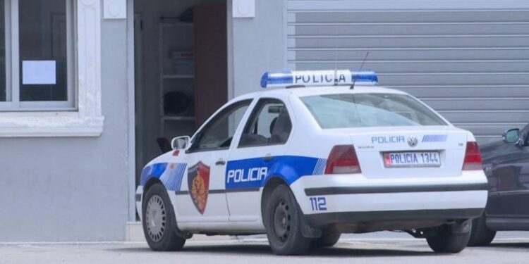 DETAJET E PARA/ Plumba drejt një automjeti në aksin Fushë Krujë-Milot, shoqërohen disa persona
