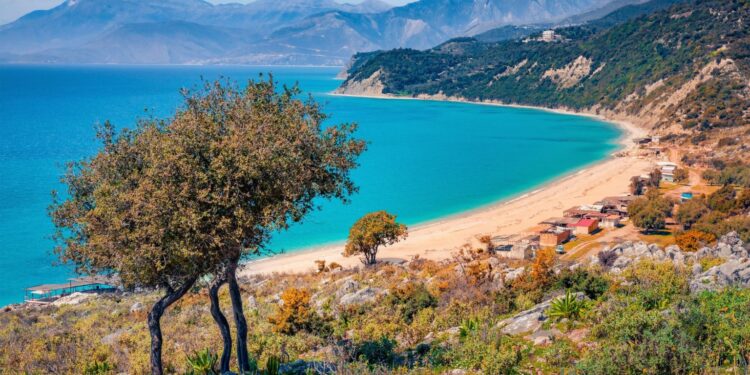 “TË MAHNITUR NGA NATYRA”/ “The Times”: Shqipëria, destinacioni i pazbuluar i Mesdheut