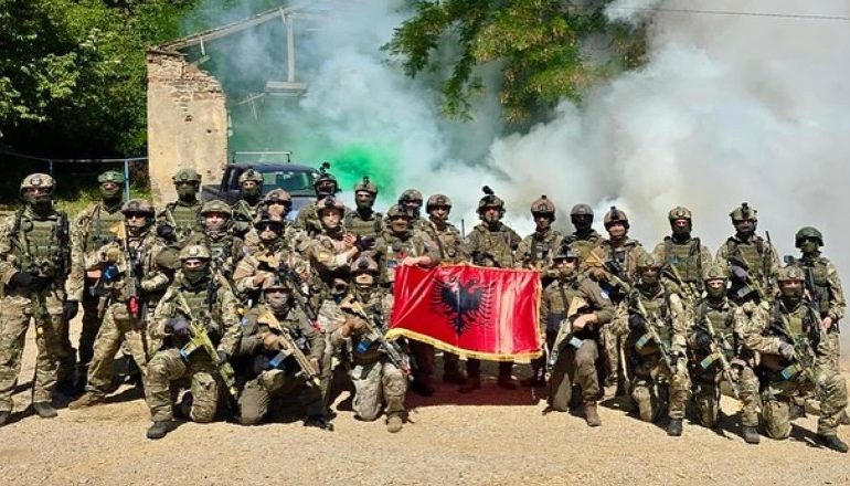 NËN VËZHGIMIN E KOMANDËS AMERIKANE/ Ushtria e Shqipërisë dhe Kosovës stërvitje të përbashkët