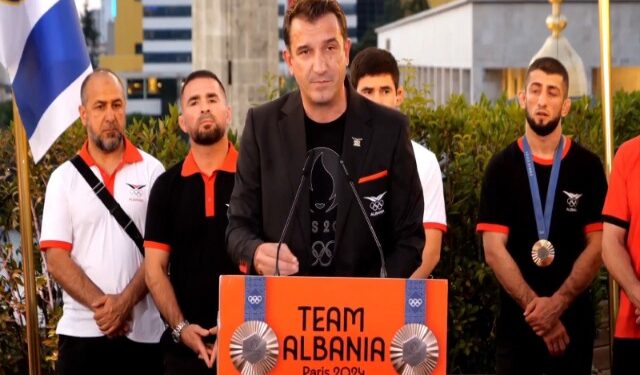 CEREMONIA E FITUESVE NË OLIMPIADË/ Veliaj: Medaljet nderim jo vetëm për Shqipërinë, por edhe për Kombin