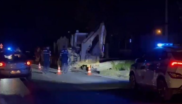 AKSIDENT NË POGRADEC/ Furgoni përplaset me kamionin, plagosen 2 pasagjerë