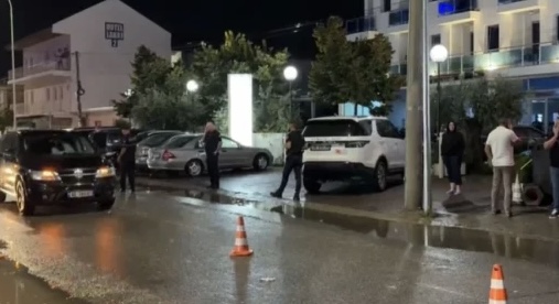 VRASJA E DYFISHTË NË VELIPOJË/ Policia arreston 2 persona, punonjës në hotelin e autorëve të krimit! Njëri prej tyre u plagos në këmbë
