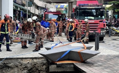 E RËNDË/ Ra në gropën 8 metra të thellë të hapur në trotuar, ende asnjë shenjë nga 48-vjeçarja
