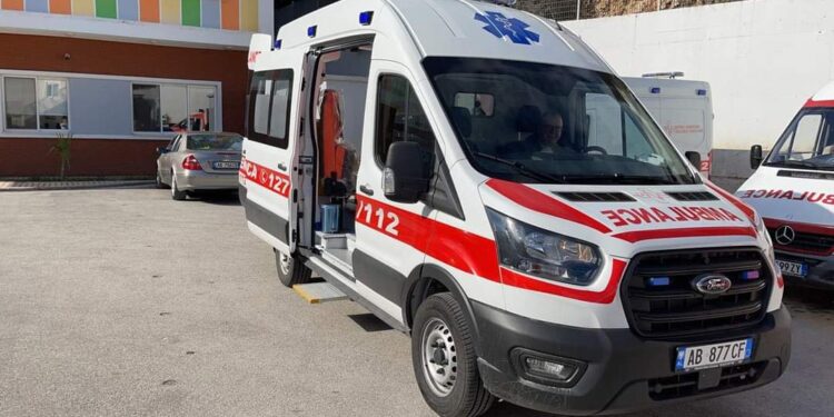 E TRISHTË/ Po lahej në një plazh të Sarandës, ndërron jetë 73-vjeçari suedez