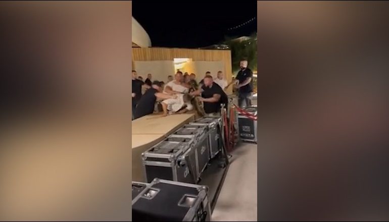 PAMJE TË RËNDA/ Sherr masiv me sende të forta në një lokal në Palasë, shpallet në kërkim 28-vjeçari