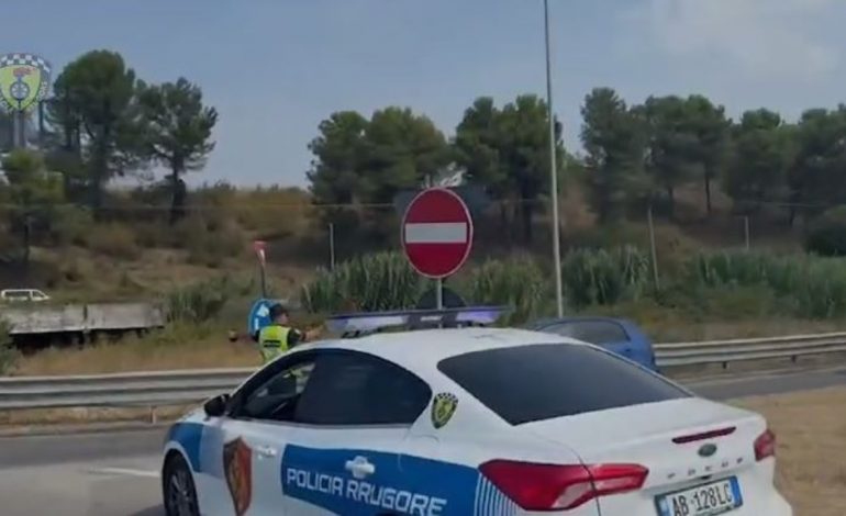 E PËSON KEQ/ Qarkullonte me pistoletë jashtë shtëpisë, “Shqiponjat” prangosin 35-vjeçarin në Vlorë (EMRI)
