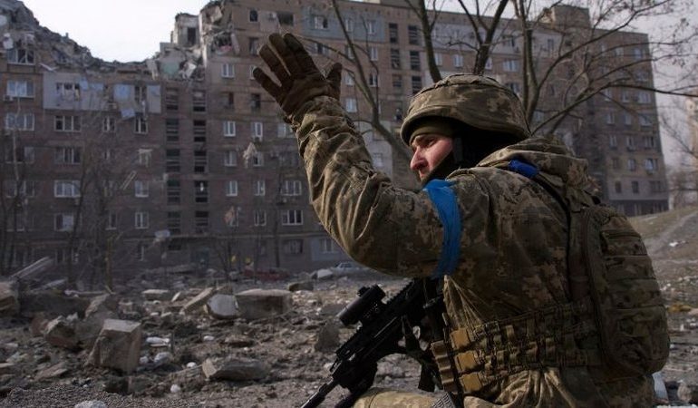 LUFTA/ Rusia bombardon me raketa qytetin ukrainas: 7 të vdekur dhe gati 100 të plagosur, mes tyre 22 fëmijë