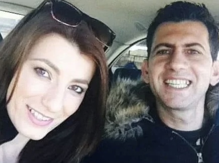 “NA TROKITI NË DERË”/ Burri i vuri flakën gruas në Korçë, qytetari tregon detajet: Kishte plagë të shumta në trup