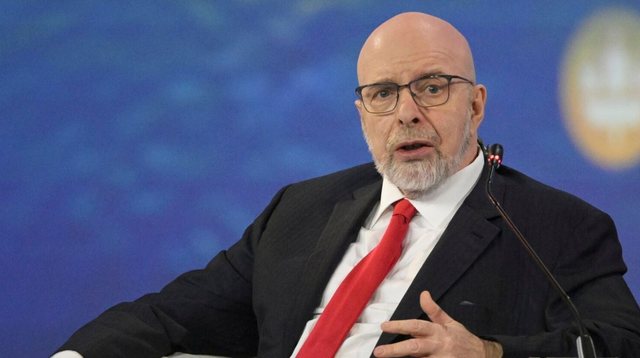 E BUJSHME/ FBI-ja bastis shtëpinë e analistin politik amerikano-rus