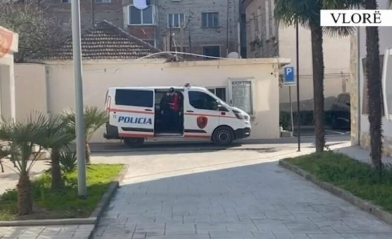 “PLAS” SHERRI NË PALASË/ I riu dhunon me sende të forta 42-vjeçarin