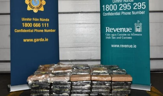 POLICIA IRLANDEZE KAP 10.5 MILIONË EURO KOKAINË/ Shpall në kërkim anëtarët e bandës shqiptare