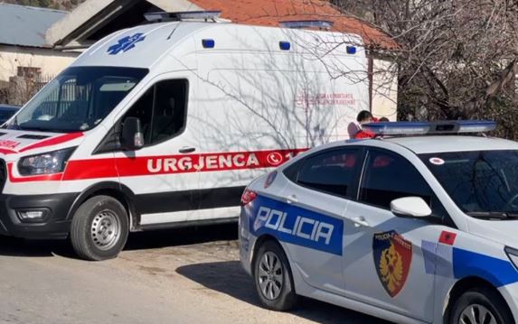 E RËNDË NË KORÇË/ Burri lyen me benzinë gruan dhe i vë flakën! Ishin në proces divorci