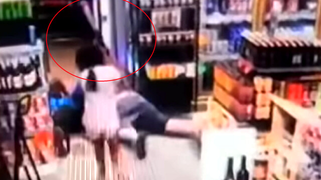 PAMJET/ Vajza 8-vjeçare rreh me shkop bejsbolli grabitësin e armatosur që donte të grabiste të atin