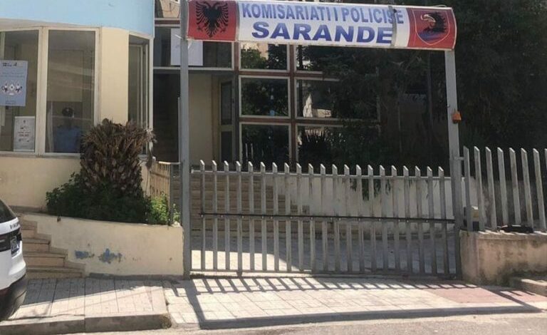 E PËSON KEQ/ Grabiti para dhe një USB nga një makinë, pranga 61-vjeçarit në Sarandë