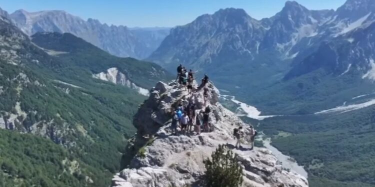 PUBLIKON PAMJET/ Rama: Qafa e pakonkurrueshme e Valbonës, e vizituar këtë sezon si asnjëherë më parë