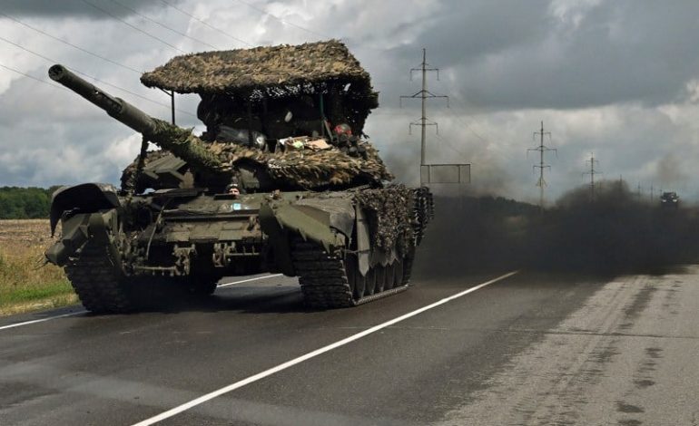 LUFTA/ Ukraina vazhdon të pushtojë territoret ruse, sulmon 300 km në brendësi të tokës armike. Moska pranon vështirësitë në front