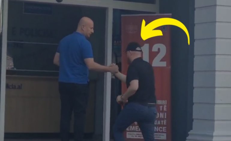 I SHOQËRUAR NGA AVOKATI/ Momenti kur Henerigert Mitri vetëdorëzohet në polici