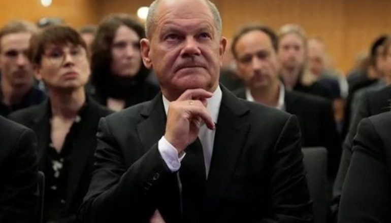 ZGJEDHJET NË GJERMANI/ Aleatët e Scholz pranë largimit! Pas katastrofës elektorale, kancelari mund të bjerë pas 22 Shtatorit