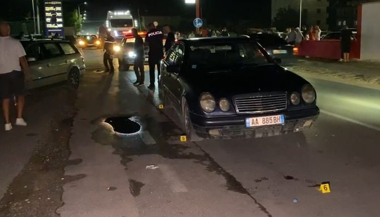 E RËNDË NË POGRADEC/ Mjeti përplas këmbësoren, 53- vjeçarja transportohet në spital