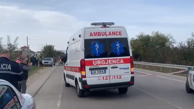 AKSIDENT NË KUKËS/ Efektivi përplas 11-vjeçarin, i mituri dërgohet në spital