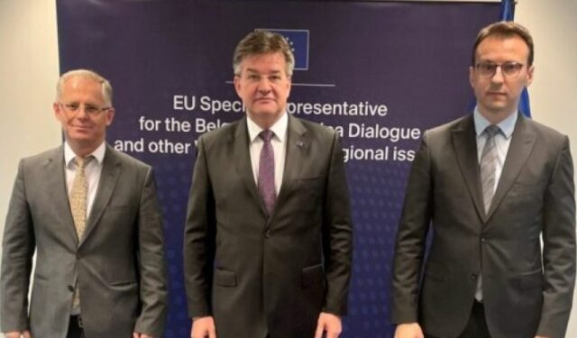 TENSIONET KOSOVË-SERBI/ Zhvillohet sot takimi mes kryenegociatorëve Bislimi dhe Petkoviç