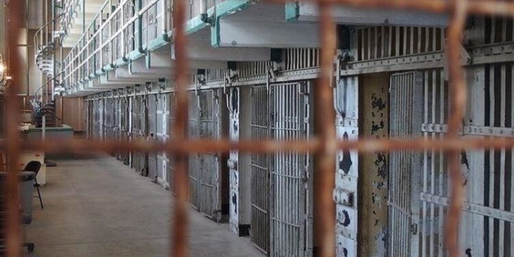 MASAKËR NË BURGUN KONGOLEZ/ Të dënuarit tentojnë arratisje masive, humbin jetën 129 persona, dhjetëra të plagosur