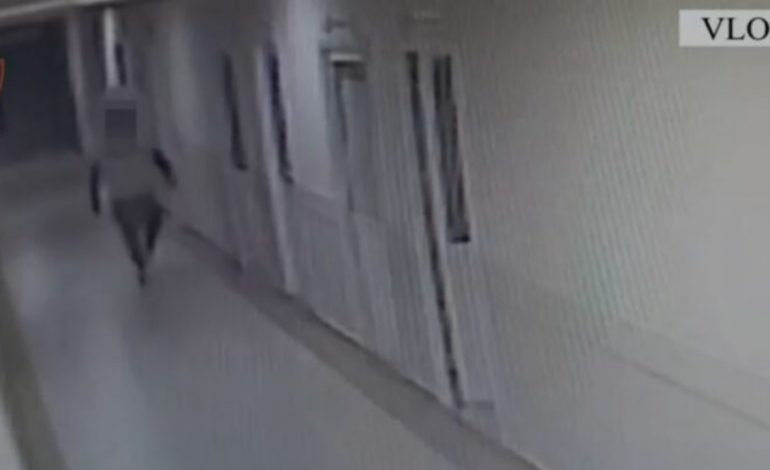 PAMJET/ 38-vjeçari hyn në spitalin e Vlorës dhe vjedh celularët e pacientëve, momenti kur largohet i qetë