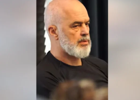 AKADEMIA POLITIKE E PS/ Rama takim me anëtarët: Përfunduan me sukses kurset e edicionit të parë