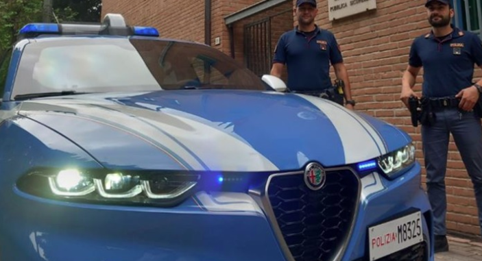 KISHIN SHKUAR NË ITALI PËR TË TRAFIKUAR DROGË/ Arrestohen në Fano 2 të rinj shqiptarë! Njëri prej tyre dëbohet…