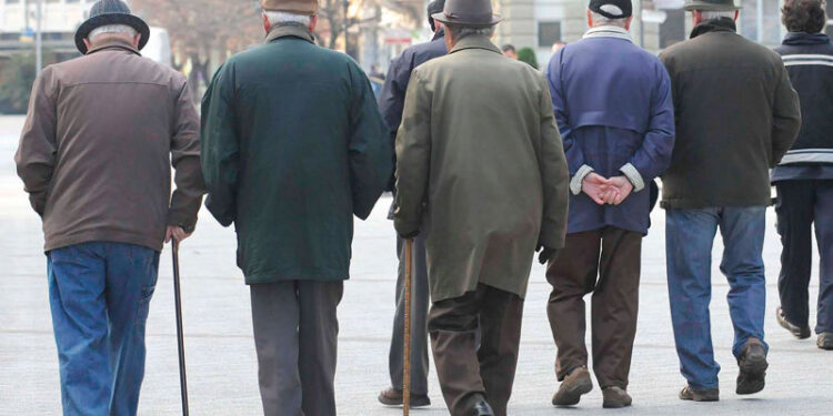 LAJM I MIRË/ Gati vendimi për 4.1 % indeksim të pensioneve! Rritje deri në 750 lekë në muaj…