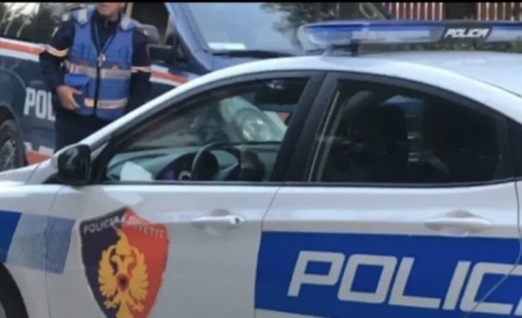 AKSIDENTOI 4 VETA TEK VIJAT E BARDHA/ Mes tyre dhe dy fëmijë, arrestohet 31-vjeçari në Vlorë