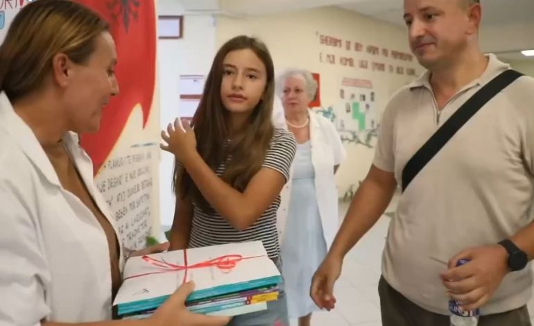 LIBRA FALAS PËR VITIN E RI SHKOLLOR/ Rama: Falë financimit të qeverisë, mbështetje për familjet