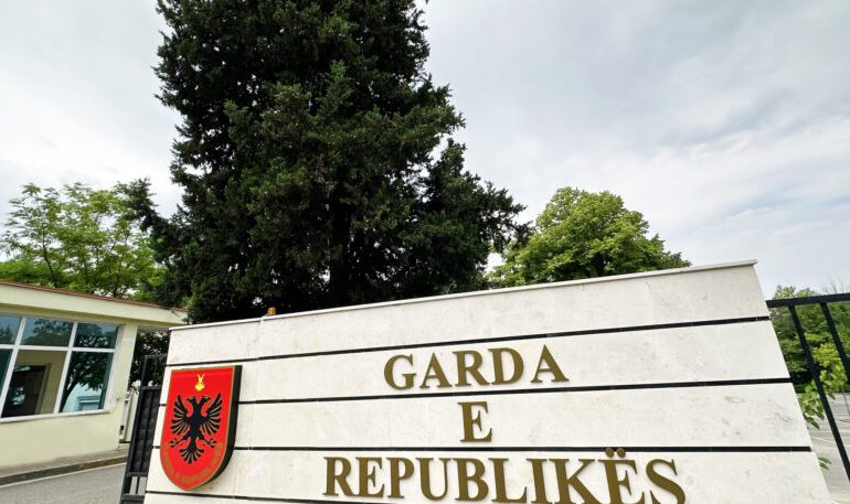 ZGJIDHET KREU I RI I GARDËS SË REPUBLIKËS/ Ermal Onuzi emërohet në krye të detyrës
