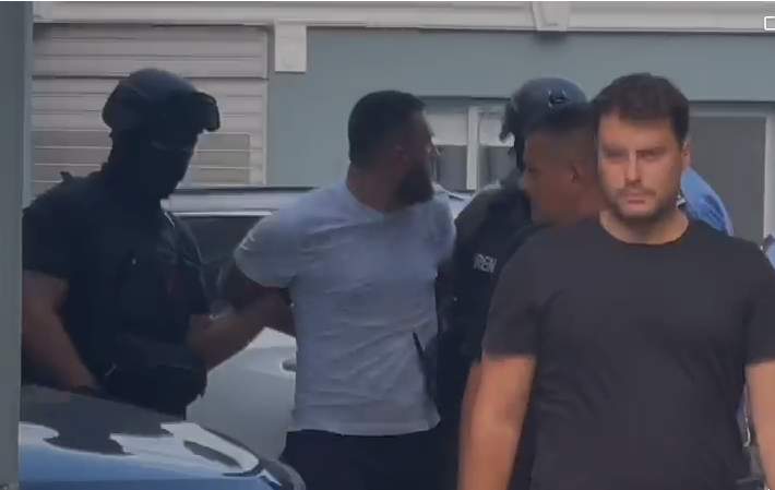 U ARRESTUA PAS OPERACIONIT 4 DITOR/ Marklen Haka këmbëzbathur, çfarë i tha “i forti” i Niklës, drejtorit të policisë Tonin Vocajt?