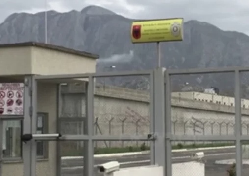 PUBLIKOHEN PAMJET/ Çfarë u hodh me dron brenda burgut të Peqinit në mesnatë