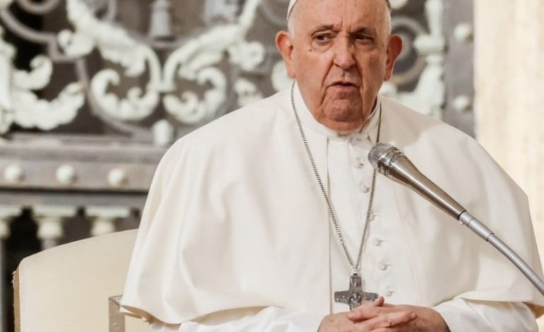 PRESIDENCIALET NË SHBA/ Papa Françesku thirrje amerikanëve: Zgjidhni të keqen më të vogël