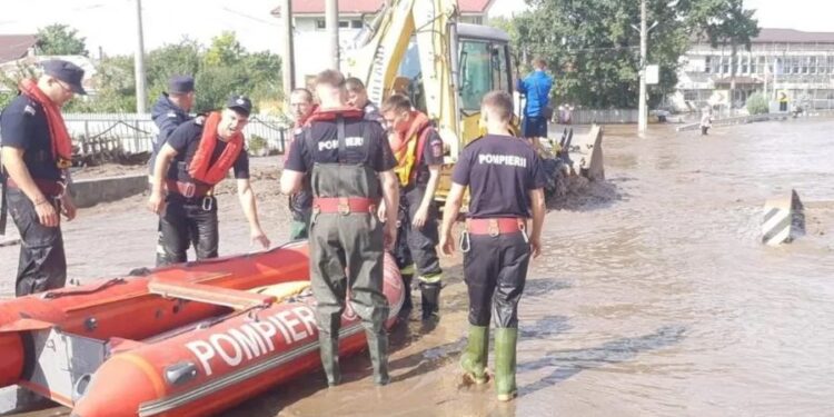 MOTI I KEQ/ Katër të vdekur në Rumani, në Pragë ngrihen barrierat kundër përmbytjeve