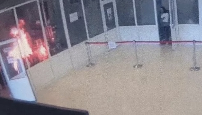 I VIHET FLAKA PARLAMENTIT NË HUNGARI/ “Merr zemër” opozita shqiptare, mesazhi i Palokës