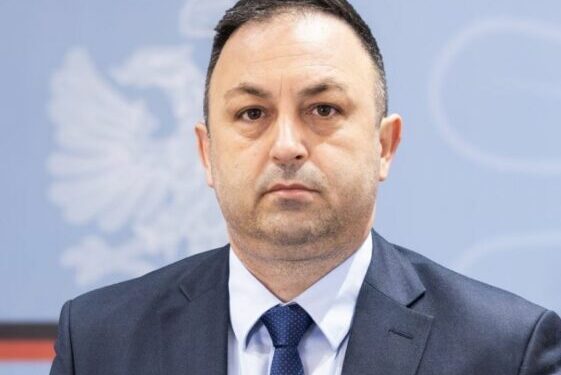 PËRVETËSUAN GJOBAT/ 22 policë nën akuzë, ministri Hoxha: Do ripërtërijmë trupën drejtuese të policisë