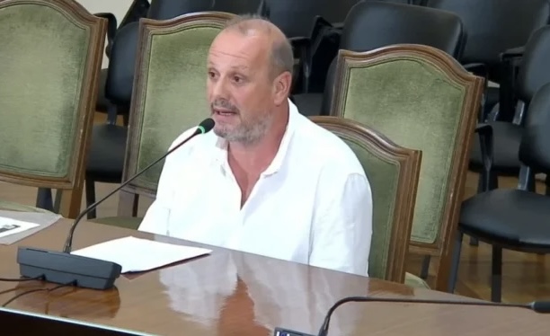 “NUK M’I MERRNI DOT MINUTAT E FAMËS”/ Mjeku replikon në Komisionin Hetimor për Shëndetësinë: Të ketë dhe mesazhe pozitive…