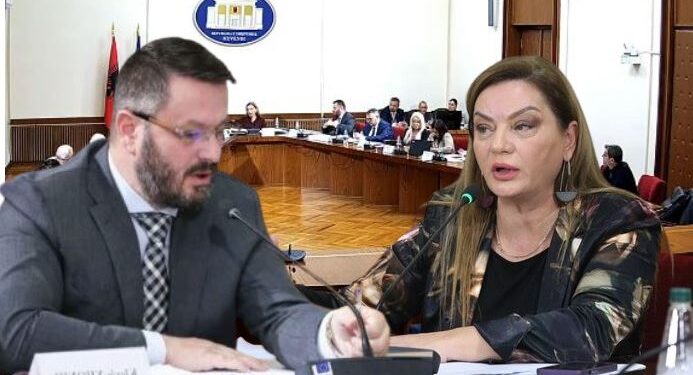 “NUK QENKA MIRË KY SOT”/ Ndreca përplaset me Vokshin: Ëhë-ëhu janë pasthirrma, jo argumente…