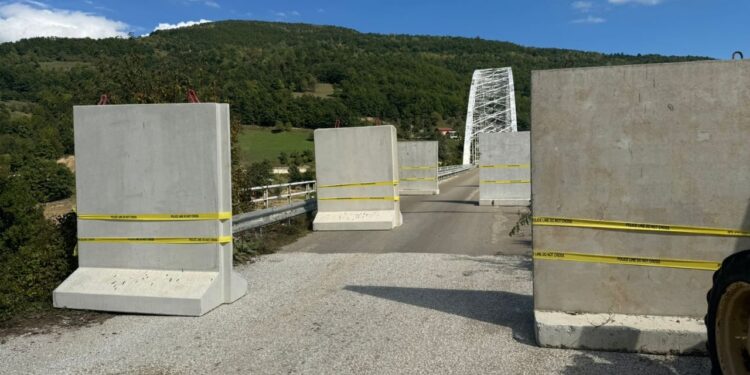 “PO LUFTOJMË ME…”/ Policia e Kosovës bllokon pjesërisht Urën e Bërnjakut, ja shkaku