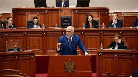 DEPUTETT E PD U VUNË ZJARRIN KARRIGEVE/ Rama për tensionet në Kuvend: Këtu ndahemi! Ata shkatërrojnë, ne mbjellim