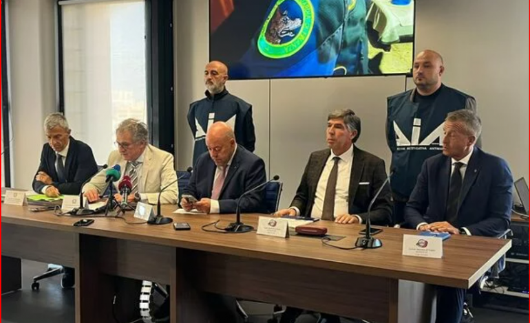 KOKAINA MBËRRINTE NË ITALI NGA SHQIPËRIA/ Antimafia arreston 12 anëtarë të klanit mafioz
