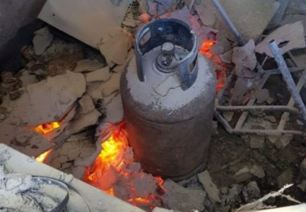 E RËNDË/ Përfshihet nga flakët banesa në Shkodër, shpërthen bombola e gazit