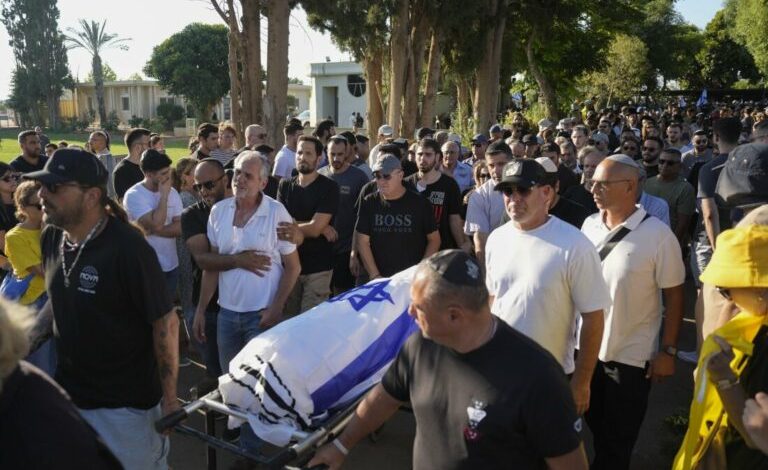 U GJETËN TË PAJETË NË GAZA/ Hamasi fajëson Izraelin për vdekjen e pengjeve: U vranë nga një sulm ajror